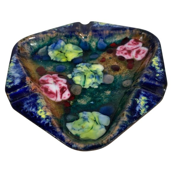 Mid-Century Modern Triangular Metal Enamel Glass Ashtray Abstract Design 5.5" - Picture 3 of 6